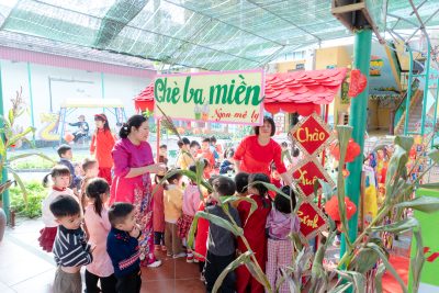 Bé vui đón tết 2026